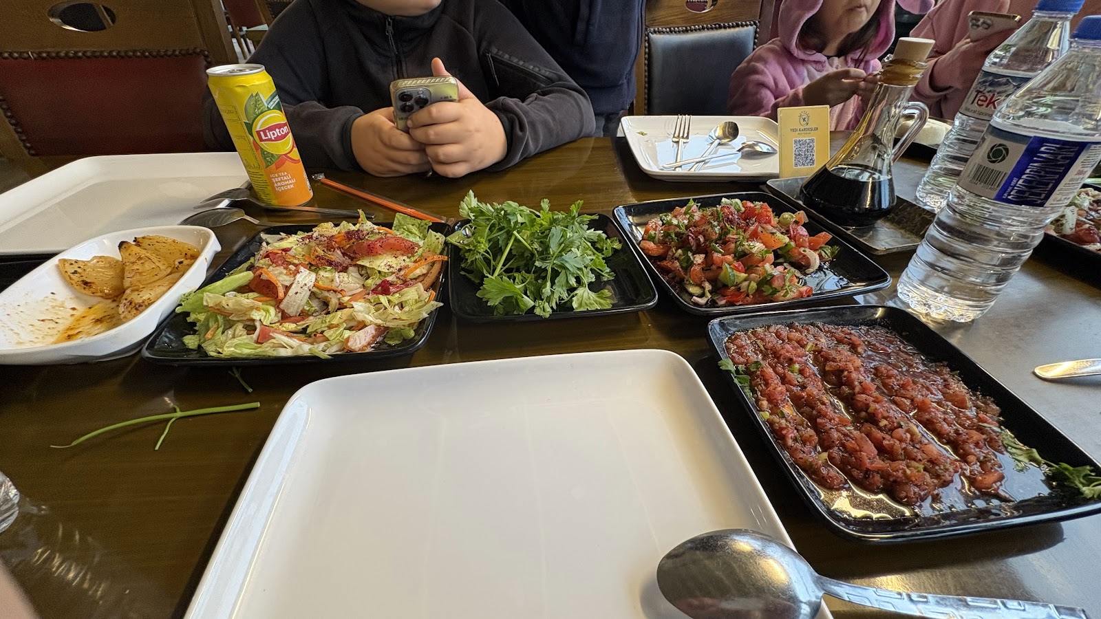 Yedi Kardeşler Restoran Kebap ve Lahmacun — fotoğraf 2