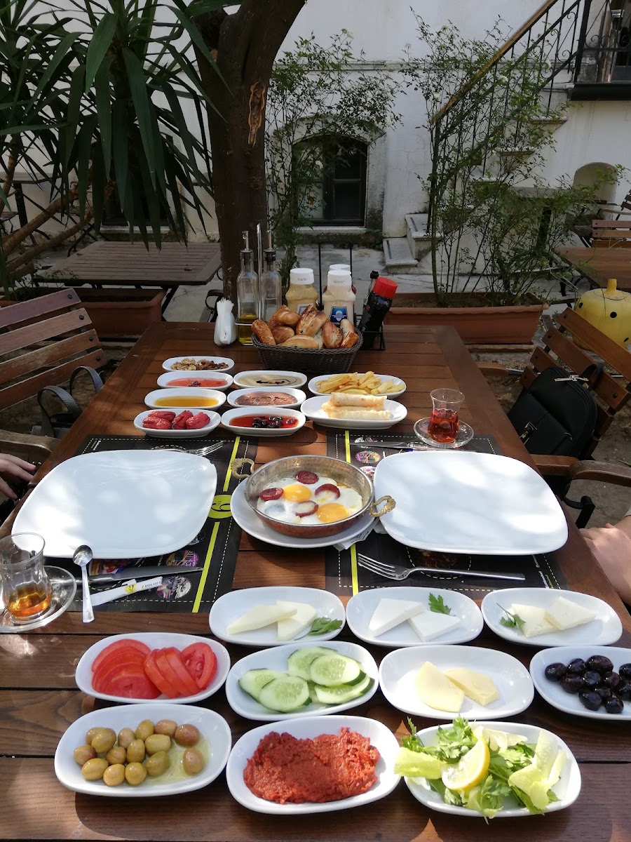 Yeni Eski Cafe Bar — fotoğraf 2