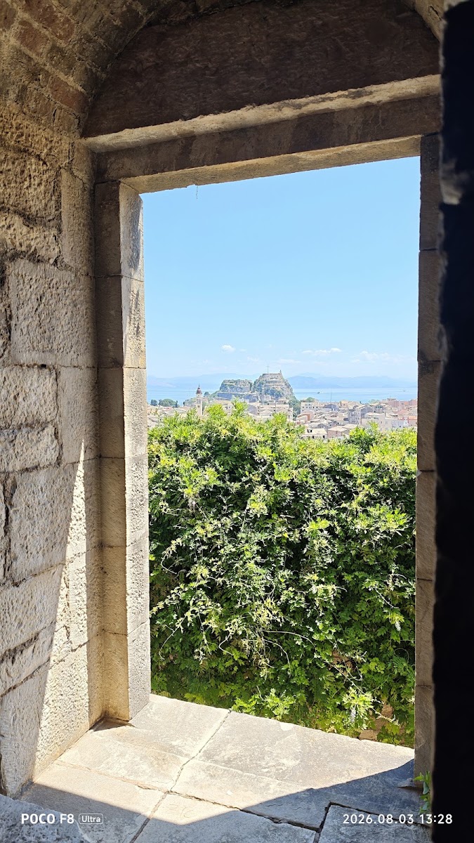 Yeni Venedik Kalesi — photo 3