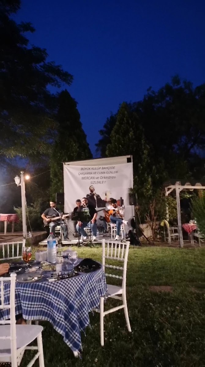 Yenişehir Büyük Kulüp — fotoğraf 3