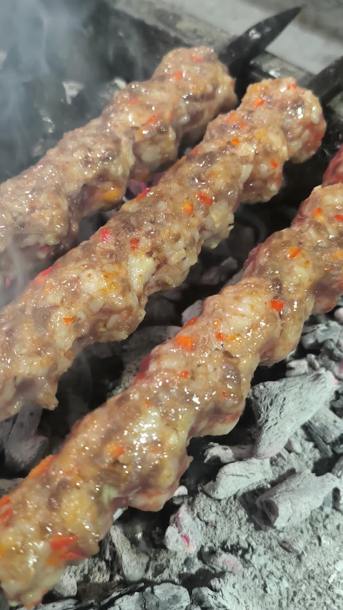 Yenişehir Kayapınar gaziler metropol Diclekent Kilo İşi Tavuk ve Kebap ciger pişirme Meşhur Seyfullah Usta — fotoğraf 6