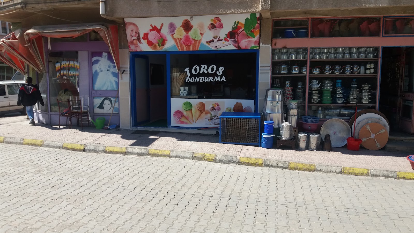 YEŞİLYURT DONDURMA SALONU — photo 2