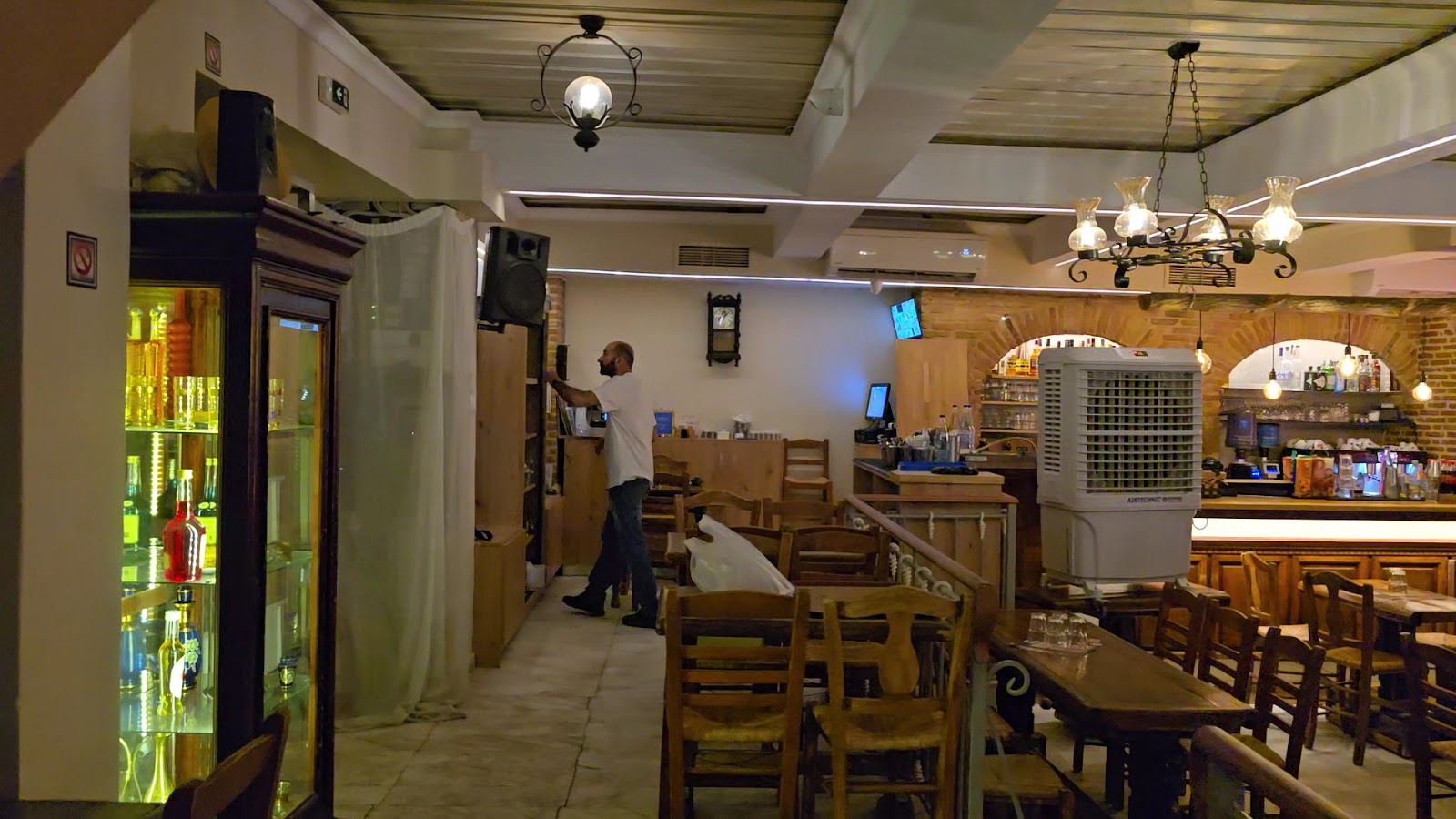 Yiasemi — photo 3