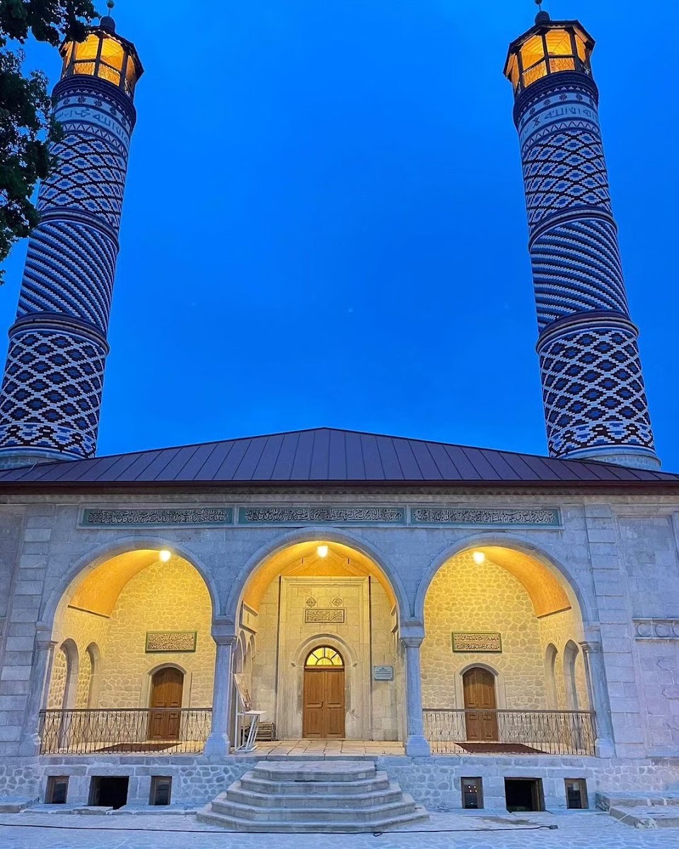 Yukhari Govhar Agha Mosque — photo