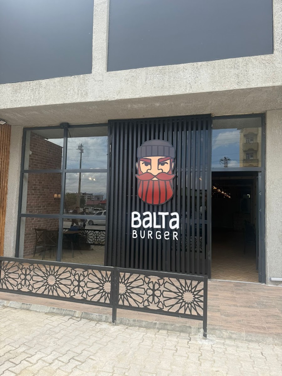 Yüksekova Balta Burger — fotoğraf