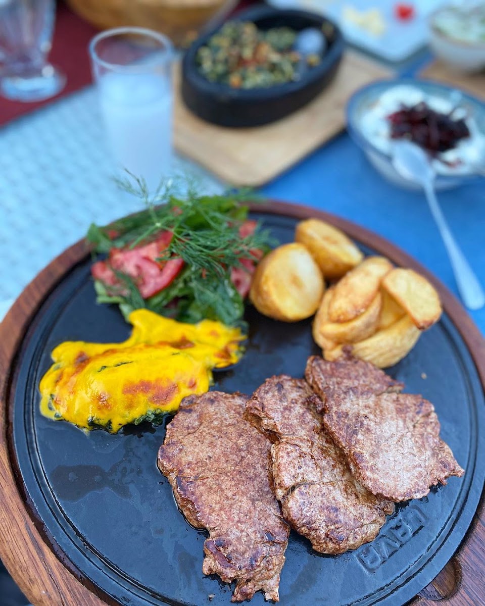 Z Restaurant Cafe & Bar — fotoğraf 2