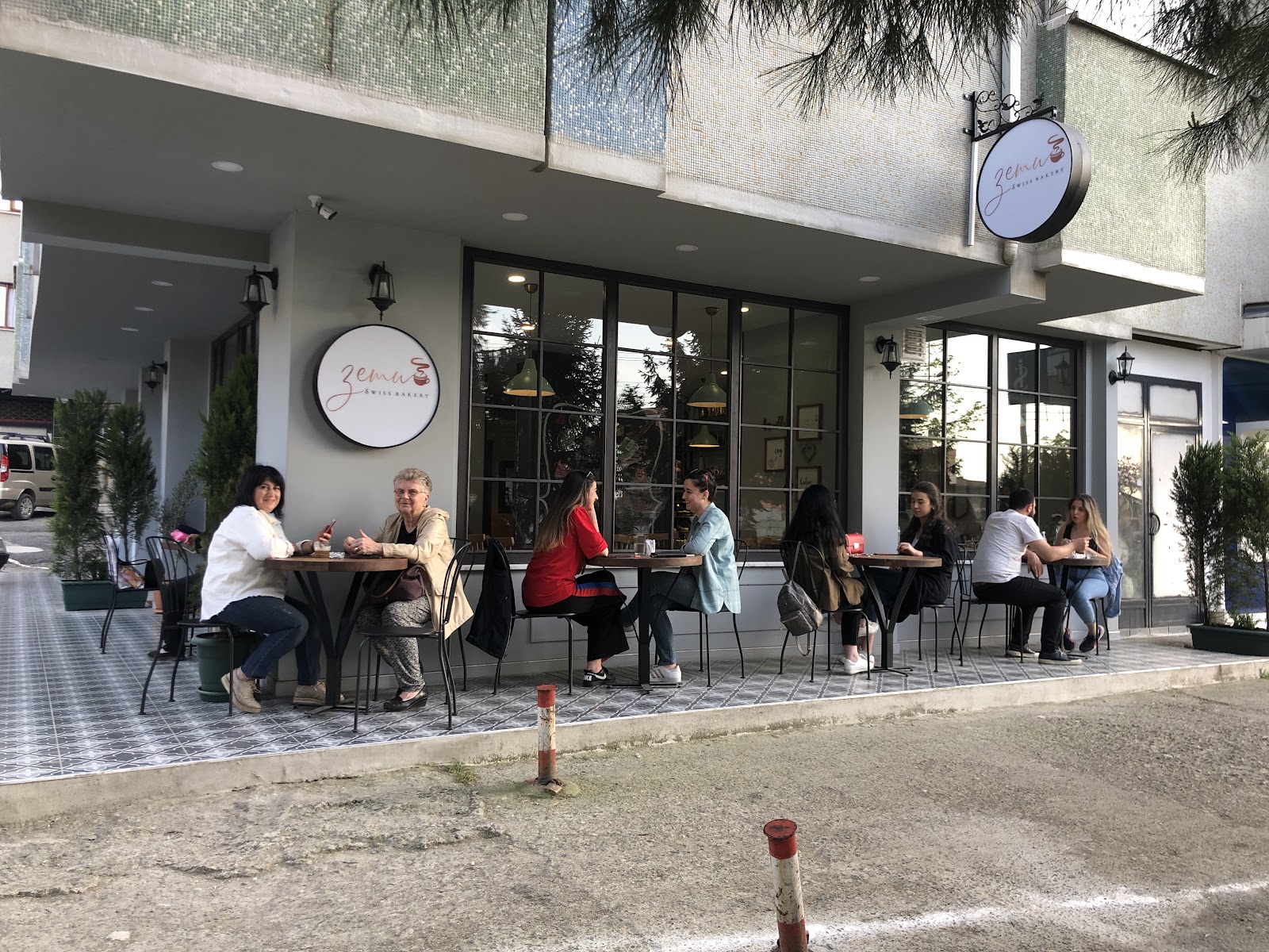 Zemu Swiss Bakery — photo