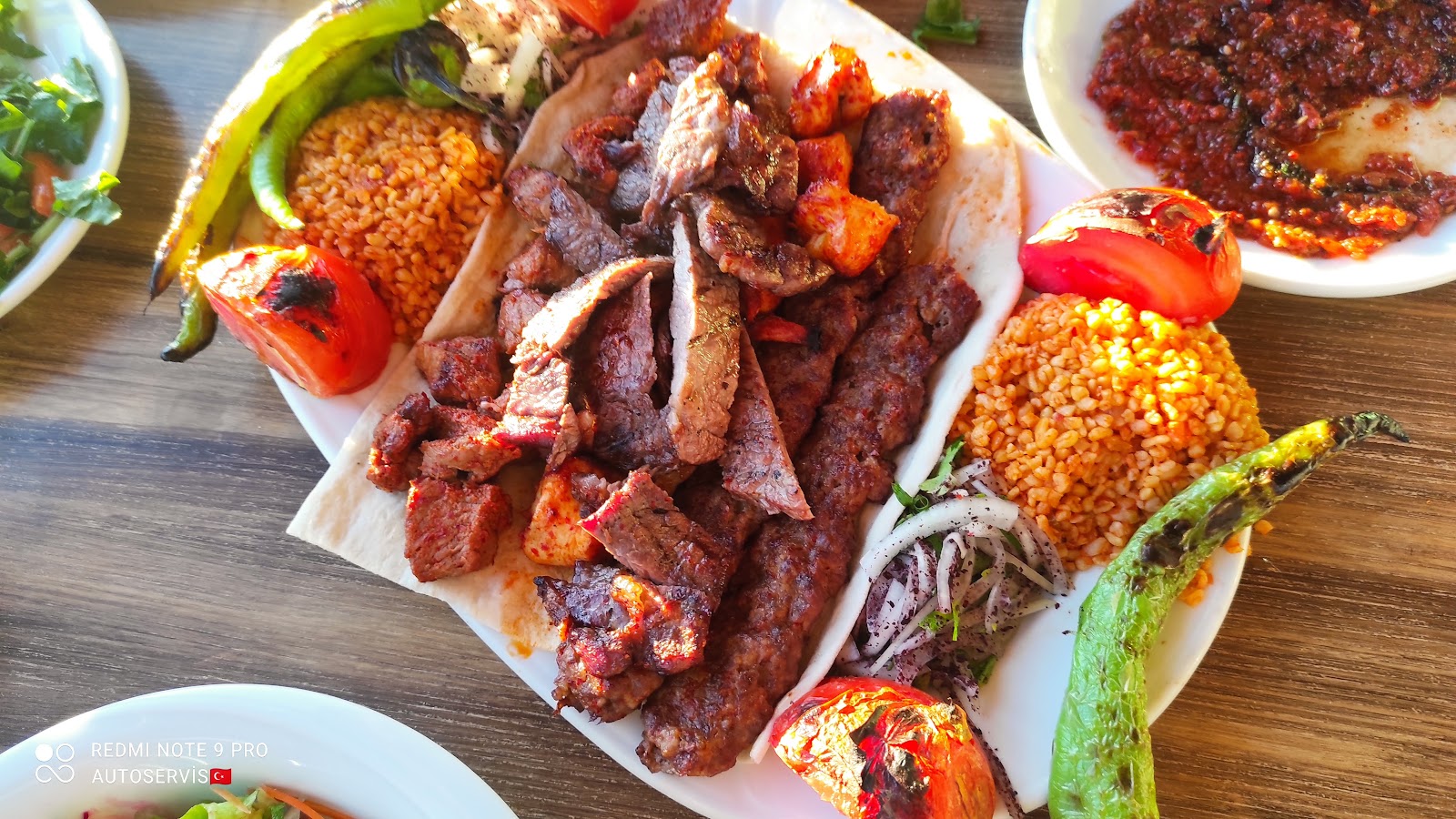 Zertaşlar Et Lokantası ve Kahvaltı Salonu — fotoğraf 2