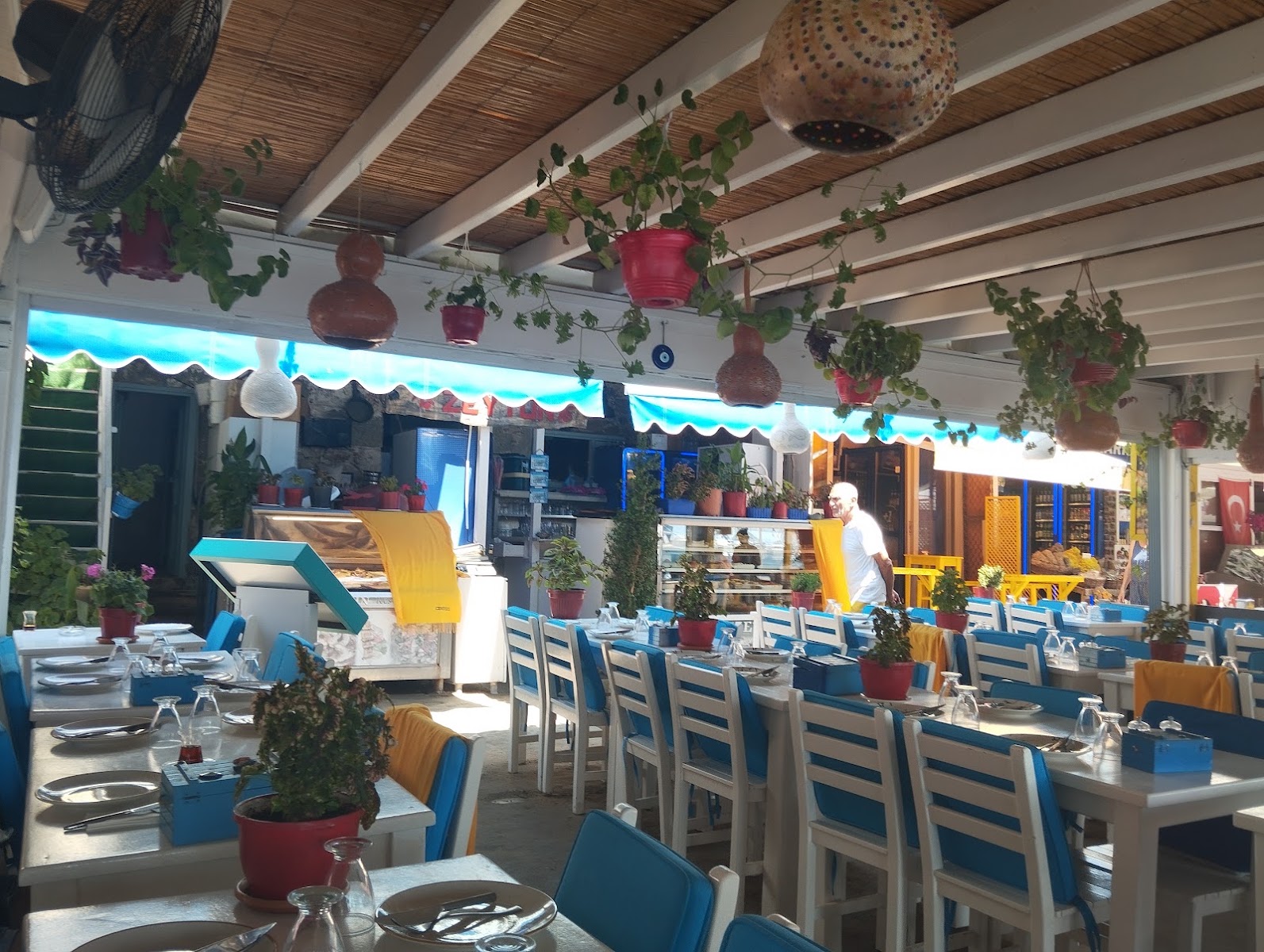 Zeytun Balık Restaurant — photo 2