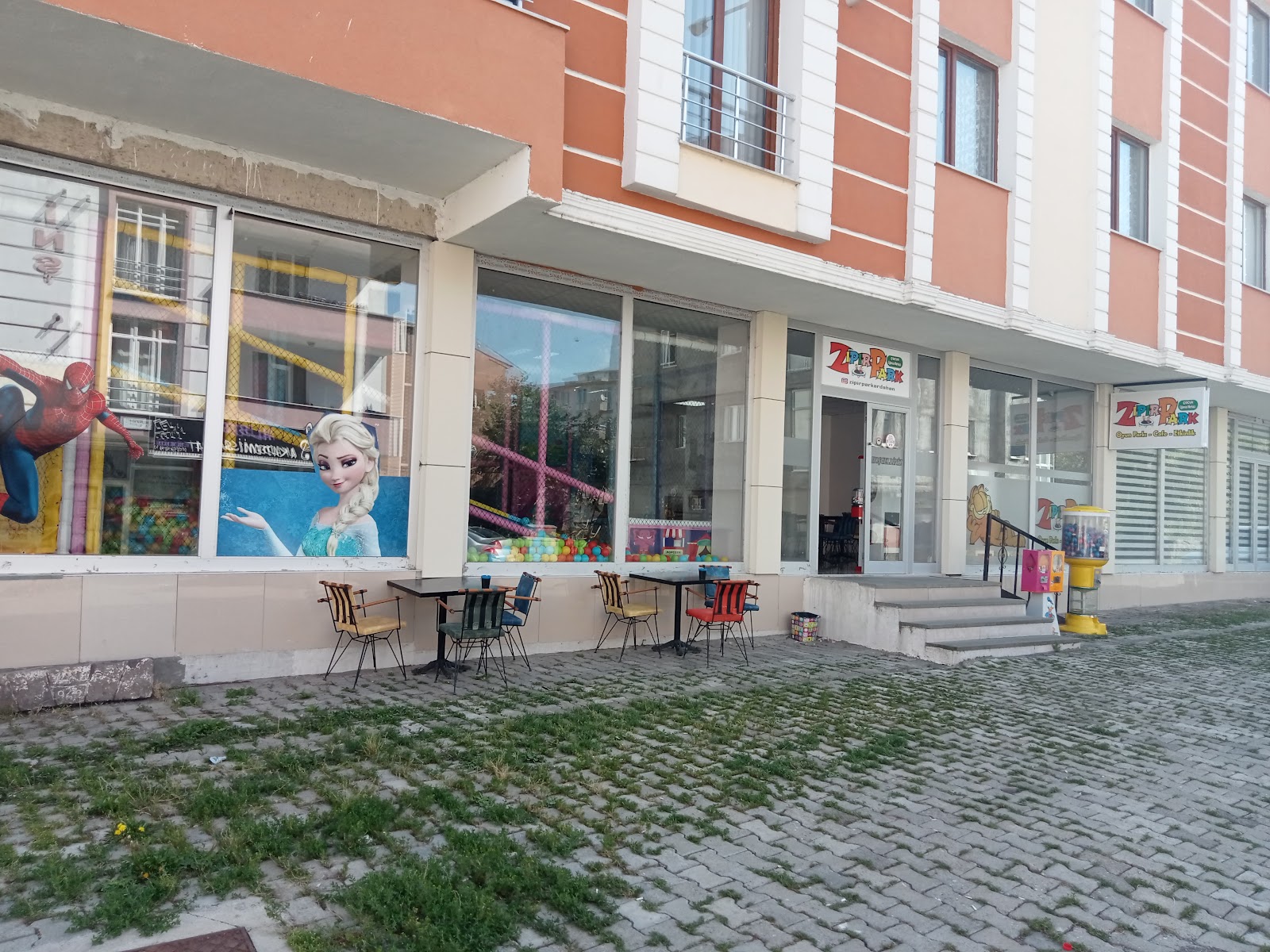 Zıpır Park Çocuk Eğlence Merkezi — fotoğraf 4
